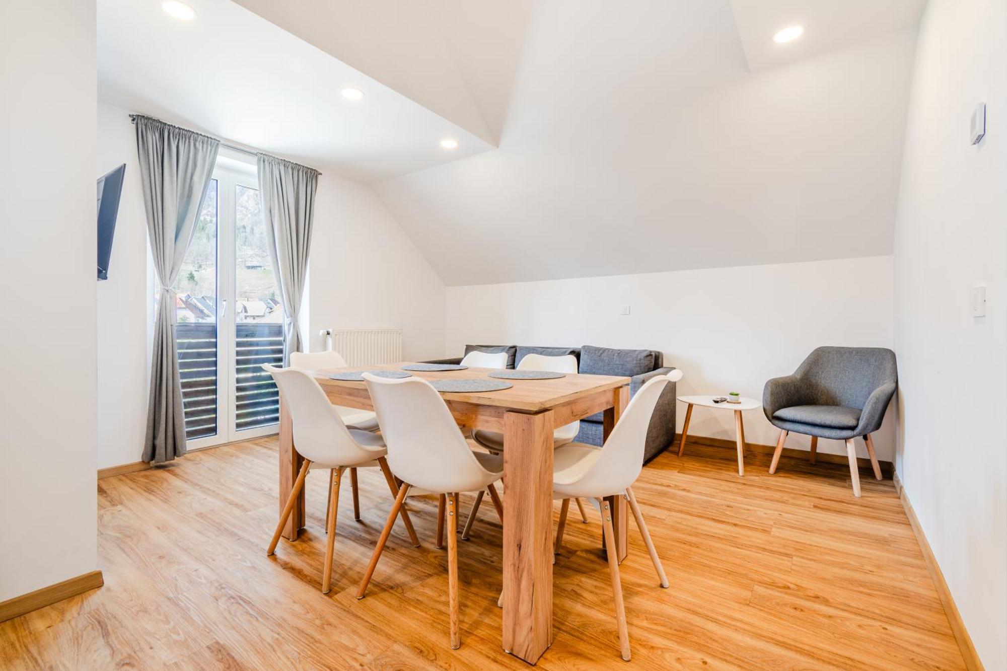 Apartments Skok With Rafting And Free Parking 보베츠 외부 사진