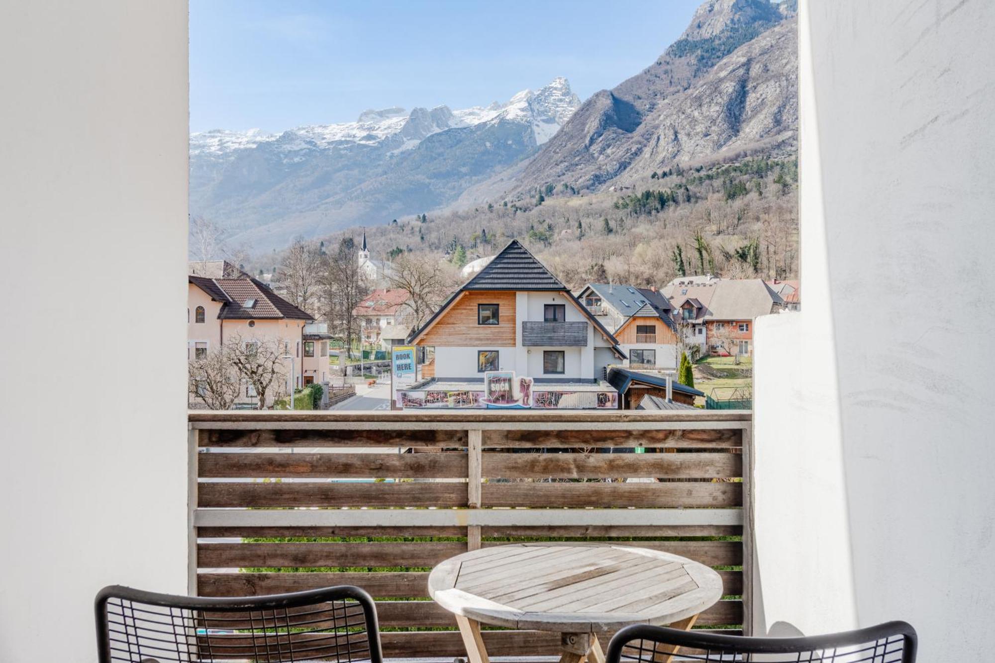 Apartments Skok With Rafting And Free Parking 보베츠 외부 사진